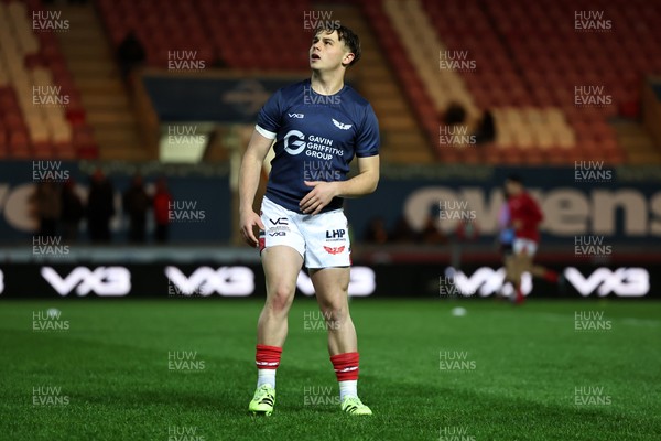291125 - Scarlets v Glasgow Warriors - United Rugby Championship - Carwyn Leggatt Jones of Scarlets warms up before kick off