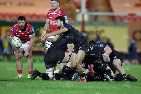 291125 - Scarlets v Glasgow Warriors - United Rugby Championship - Ben Afshar of Glasgow gets the ball away 