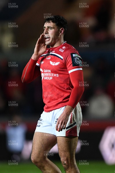 291125 - Scarlets v Glasgow Warriors - United Rugby Championship - Jac Davies of Scarlets