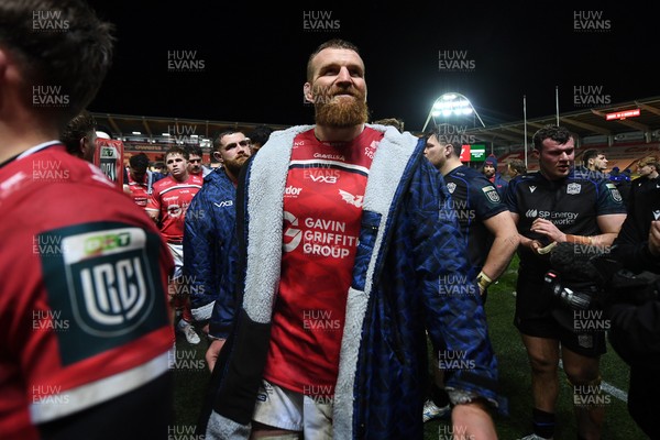 291125 - Scarlets v Glasgow Warriors - United Rugby Championship - Jake Ball of Scarlets at full time