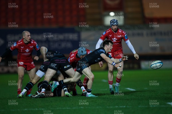 300324 - Scarlets v Glasgow Warriors - United Rugby Championship - George Horne of Glasgow passes the ball