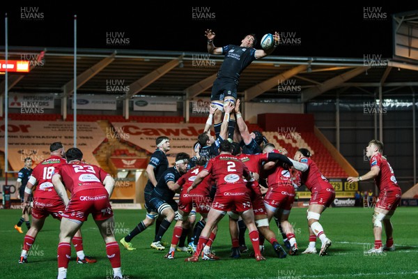 300324 - Scarlets v Glasgow Warriors - United Rugby Championship - Henco Venter of Glasgow wins a lineout