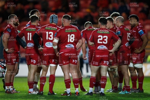 300324 - Scarlets v Glasgow Warriors - United Rugby Championship - Scarlets players looking dejected