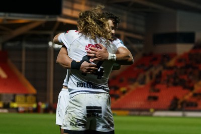 260424 - Scarlets v Hollywoodbets Sharks - United Rugby Championship - Werner Kok of Sharks celebrates after scoring his second try