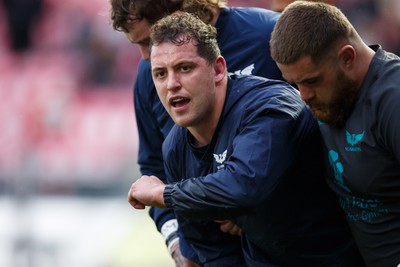 260424 - Scarlets v Hollywoodbets Sharks - United Rugby Championship - Ryan Elias of Scarlets during the warm up