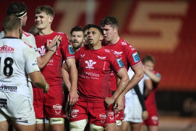 260424 - Scarlets v Hollywoodbets Sharks - United Rugby Championship - Dan Davis of Scarlets at the final whistle  