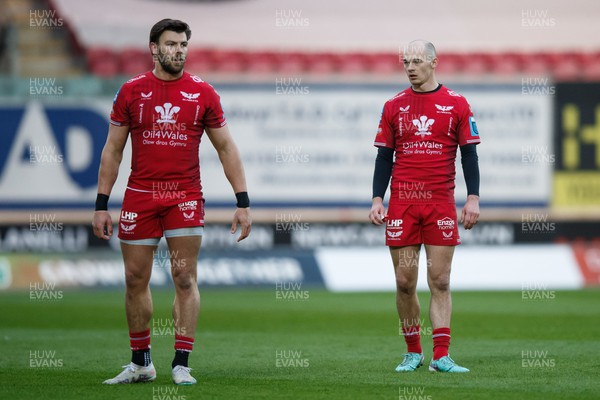260424 - Scarlets v Hollywoodbets Sharks - United Rugby Championship - Johnny Williams and Ioan Nicholas of Scarlets