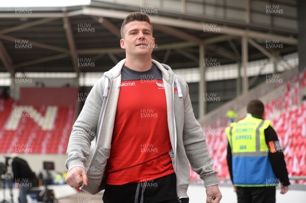 300318 - Scarlets v La Rochelle - European Rugby Champions Cup - Scott Williams of Scarlets arrives