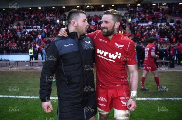 300318 - Scarlets v La Rochelle - European Rugby Champions Cup - Rob Evans and John Barclay of Scarlets celebrate at the end of the game