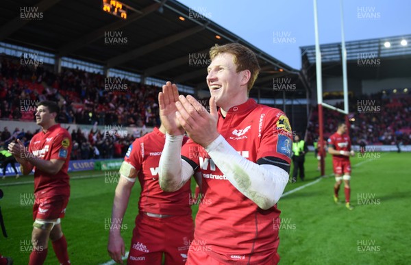 300318 - Scarlets v La Rochelle - European Rugby Champions Cup - Rhys Patchell of Scarlets celebrates at the end of the game