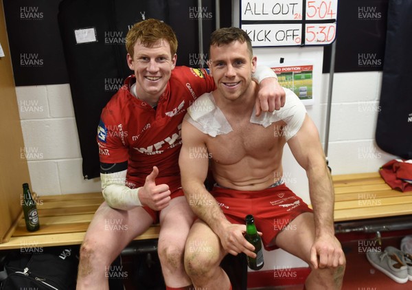 300318 - Scarlets v La Rochelle - European Rugby Champions Cup - Rhys Patchell and Gareth Davies of Scarlets celebrate at the end of the game