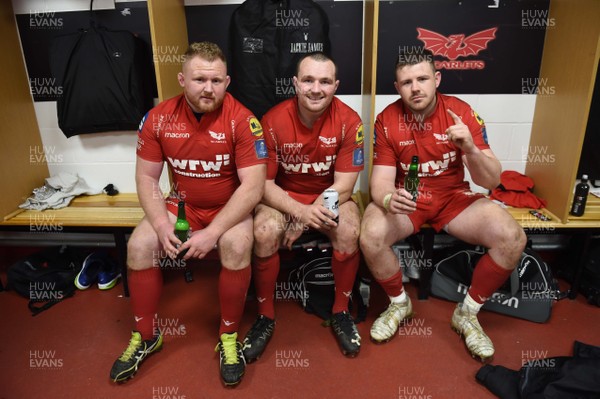300318 - Scarlets v La Rochelle - European Rugby Champions Cup - Samson Lee, Ken Owens and Rob Evans of Scarlets celebrate at the end of the game
