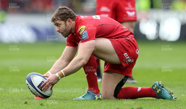 300318 - Scarlets v La Rochelle - European Champions Cup Quarter Final - Leigh Halfpenny of Scarlets