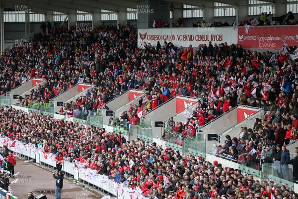 300318 - Scarlets v La Rochelle - European Champions Cup Quarter Final - Fans