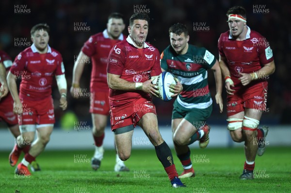 120119 - Scarlets v Leicester Tigers - European Rugby Heineken Champions Cup - Kieron Fonotia of Scarlets gets into space