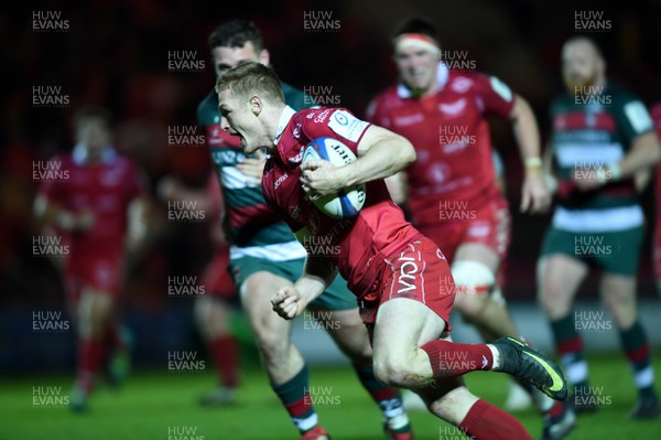 120119 - Scarlets v Leicester Tigers - European Rugby Heineken Champions Cup - Johnny McNicholl of Scarlets runs in to score try