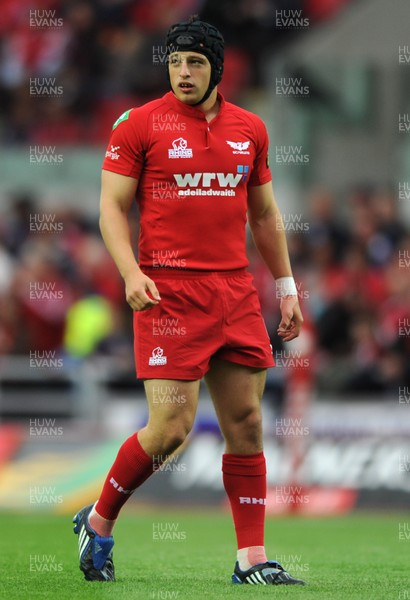 05.09.09 - Llanelli Scarlets v Leinster - Magners League - Daniel Evans of Scarlets. 