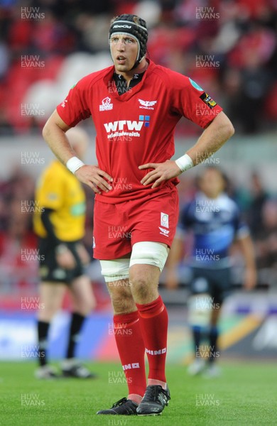 05.09.09 - Llanelli Scarlets v Leinster - Magners League - Dominic Day of Scarlets. 