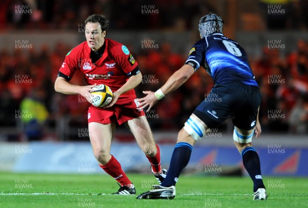 05.09.09 - Llanelli Scarlets v Leinster - Magners League - Mark Jones of Scarlets. 