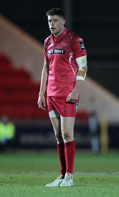 070315 - Scarlets v Leinster - Guinness PRO12 - Rhys Priestland of Scarlets