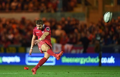 080918 - Scarlets v Leinster - Guinness PRO14 - Leigh Halfpenny of Scarlets kicks at goal