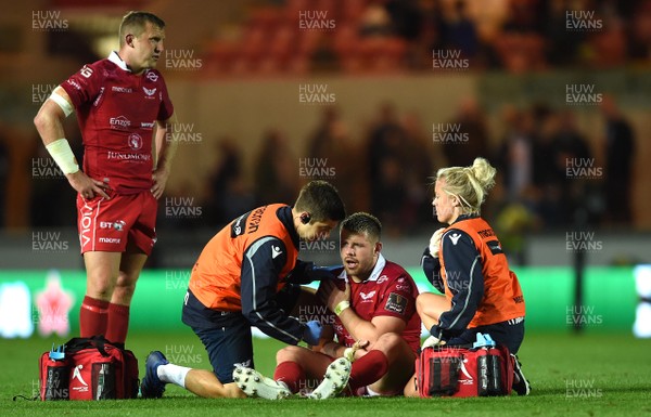 080918 - Scarlets v Leinster - Guinness PRO14 - Rob Evans of Scarlets is treated for injury