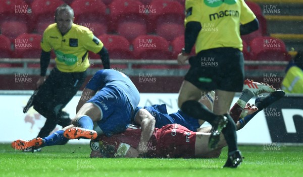090318 - Scarlets v Leinster - Guinness PRO14 - Tom Williams of Scarlets goes over for his try to be disallowed