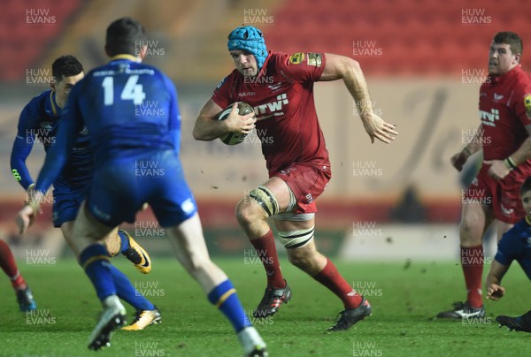 090318 - Scarlets v Leinster - Guinness PRO14 - Tadhg Macleod of Scarlets gets into space