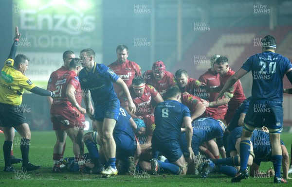 090318 - Scarlets v Leinster - Guinness PRO14 - Scarlets players celebrate winning a penalty at the end of the game
