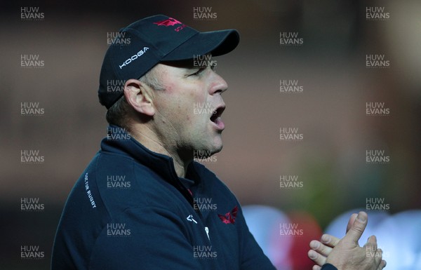 161015 - Scarlets v Leinster - Guinness PRO12 - Scarlets Coach Wayne Pivac