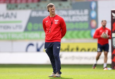 260425 - Scarlets v Leinster - United Rugby Championship - Scarlets Head Coach Dwyane Peel 