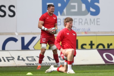 260425 - Scarlets v Leinster - United Rugby Championship - Alex Craig of Scarlets warms up before kick off