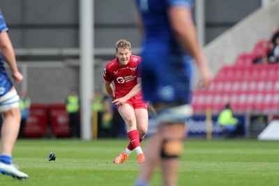 260425 - Scarlets v Leinster - United Rugby Championship - Sam Costelow of Scarlets converts 