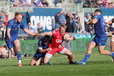 260425 - Scarlets v Leinster - United Rugby Championship - Blair Murray of Scarlets is tackled by Jimmy O’Brien of Leinster 