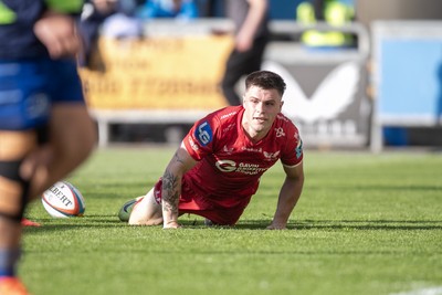 260425 - Scarlets v Leinster - United Rugby Championship - Joe Roberts of Scarlets scores 