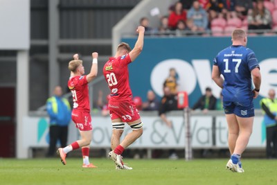 260425 - Scarlets v Leinster - United Rugby Championship - Jarrod Taylor of Scarlets celebrates at the final whistle 