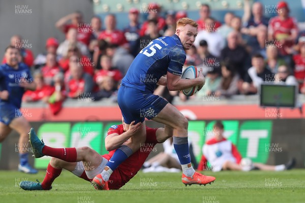 260425 - Scarlets v Leinster - United Rugby Championship - Blair Murray of Scarlets catches Ciarán Frawley of Leinster in possession 