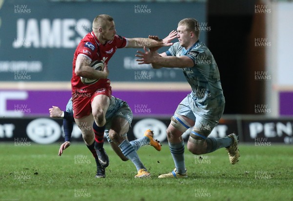 300121 - Scarlets v Leinster, Guinness PRO14 - Johnny McNicholl of Scarlets looks to break away
