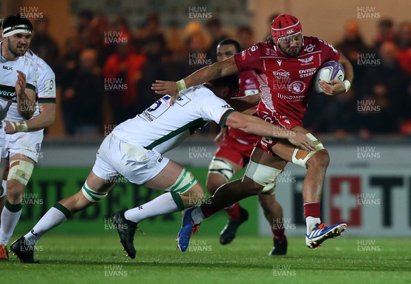 161119 - Scarlets v London Irish - European Rugby Challenge Cup - Josh Macleod of Scarlets is tackled by George Nott of London Irish