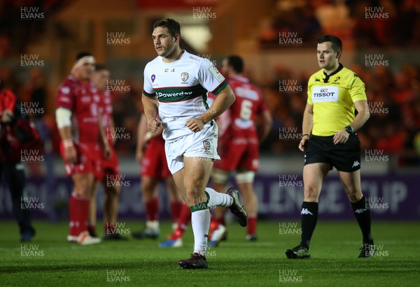 161119 - Scarlets v London Irish - European Rugby Challenge Cup - Bryce Campbell of London Irish is given a yellow card by Referee Sean Gallagher