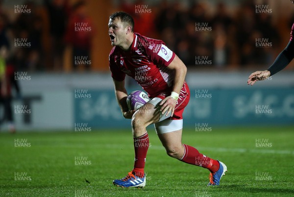 161119 - Scarlets v London Irish - European Rugby Challenge Cup - Steff Hughes of Scarlets celebrates scoring a try
