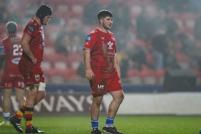 160224 - Scarlets v Munster - United Rugby Championship - Harry Thomas of Scarlets