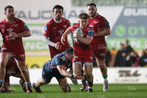 160224 - Scarlets v Munster - United Rugby Championship - Archie Hughes of Scarlets makes a break