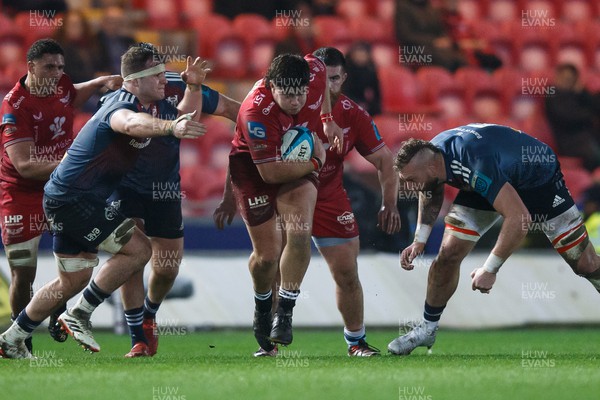 160224 - Scarlets v Munster - United Rugby Championship - Eduan Swart of Scarlets spots a gap