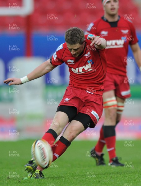 16.04.11 - Scarlets v Munster - Magners League - Rhys Priestland of Scarlets kicks at goal. 