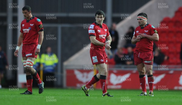 16.04.11 - Scarlets v Munster - Magners League - Stephen Jones of Scarlets looks dejected. 