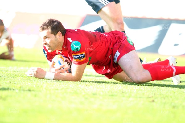 210412 - Scarlets v MunsterScarlets Sean Lamont scores try