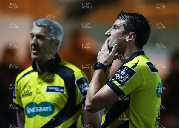 231015 - Scarlets v Munster - Guinness PRO12 - Referee Gary Conway watches back the reply