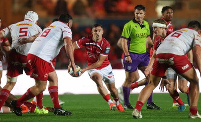 270925 - Scarlets v Munster, United Rugby Championship - Dane Blacker of Scarlets sets up an attack