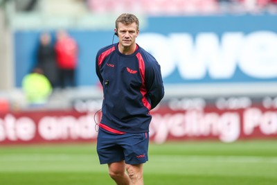 270925 - Scarlets v Munster - United Rugby Championship - Scarlets head coach Dwayne Peel during the warm up